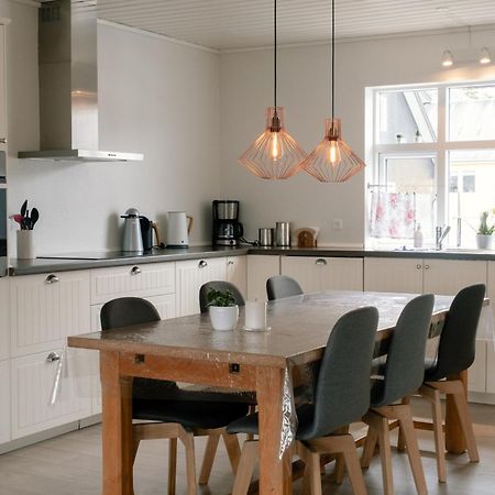 Spacious City Center Home By The Sea Klaksvik Exterior photo