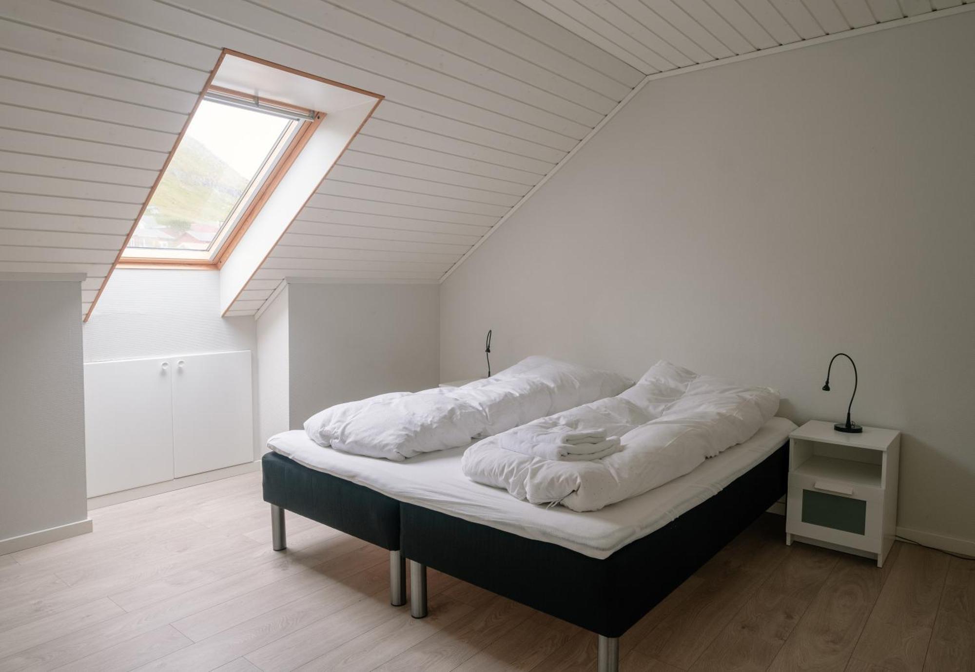 Spacious City Center Home By The Sea Klaksvik Exterior photo