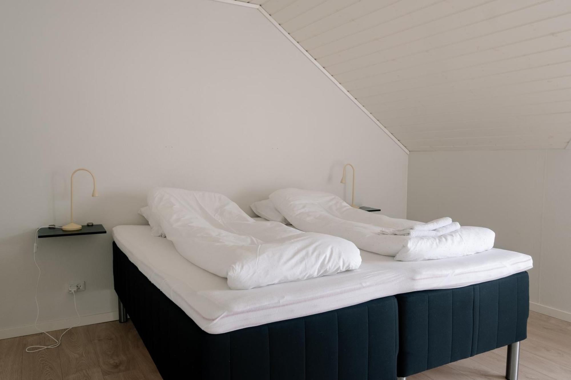 Spacious City Center Home By The Sea Klaksvik Exterior photo