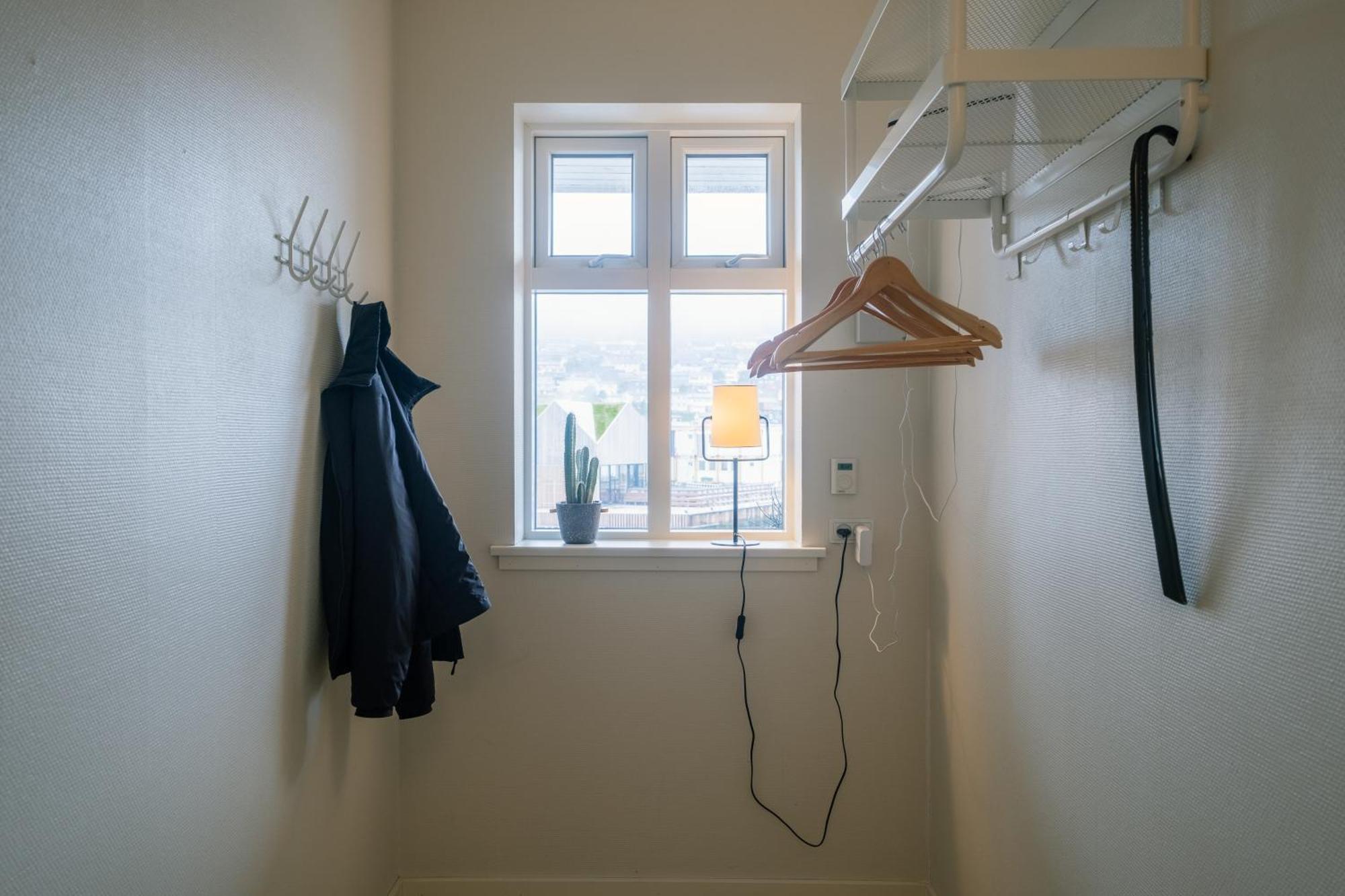 Spacious City Center Home By The Sea Klaksvik Exterior photo