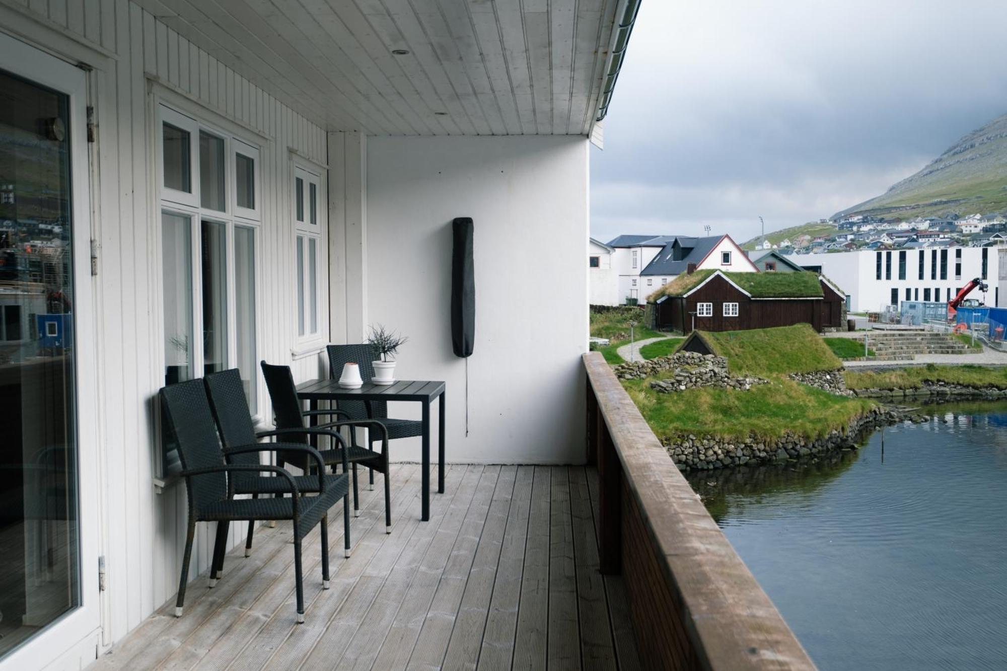 Spacious City Center Home By The Sea Klaksvik Exterior photo