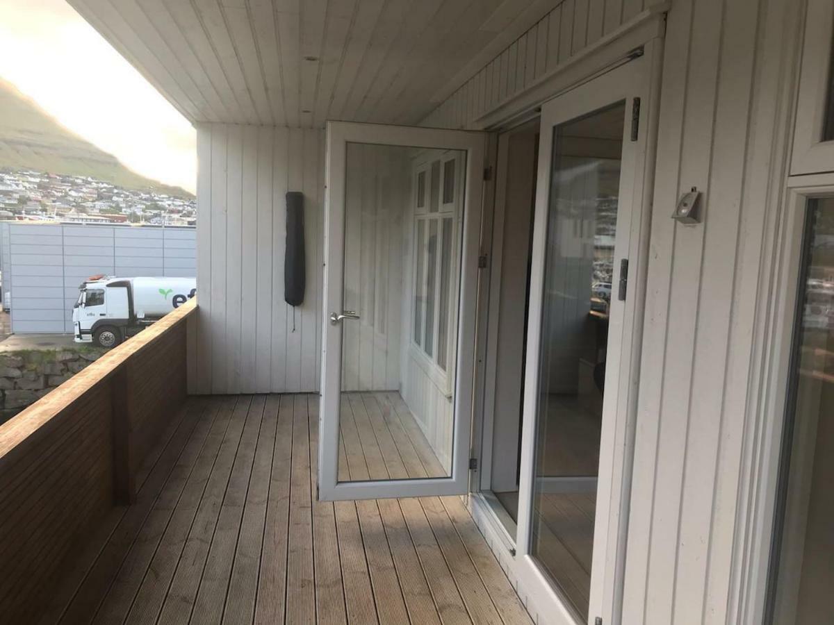 Spacious City Center Home By The Sea Klaksvik Exterior photo